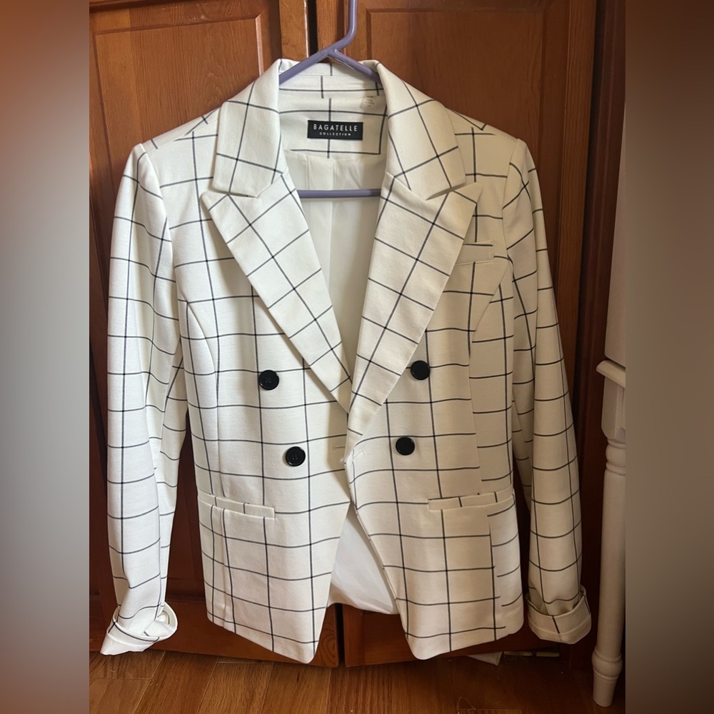 White / Black Plaid Bagatelle Blazer